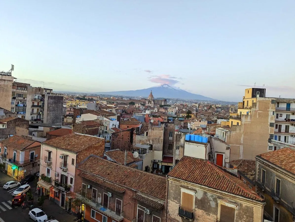 Bohemian Apartment Terrace Downtown Catania-Fontanarossai nemzetközi repülőtér