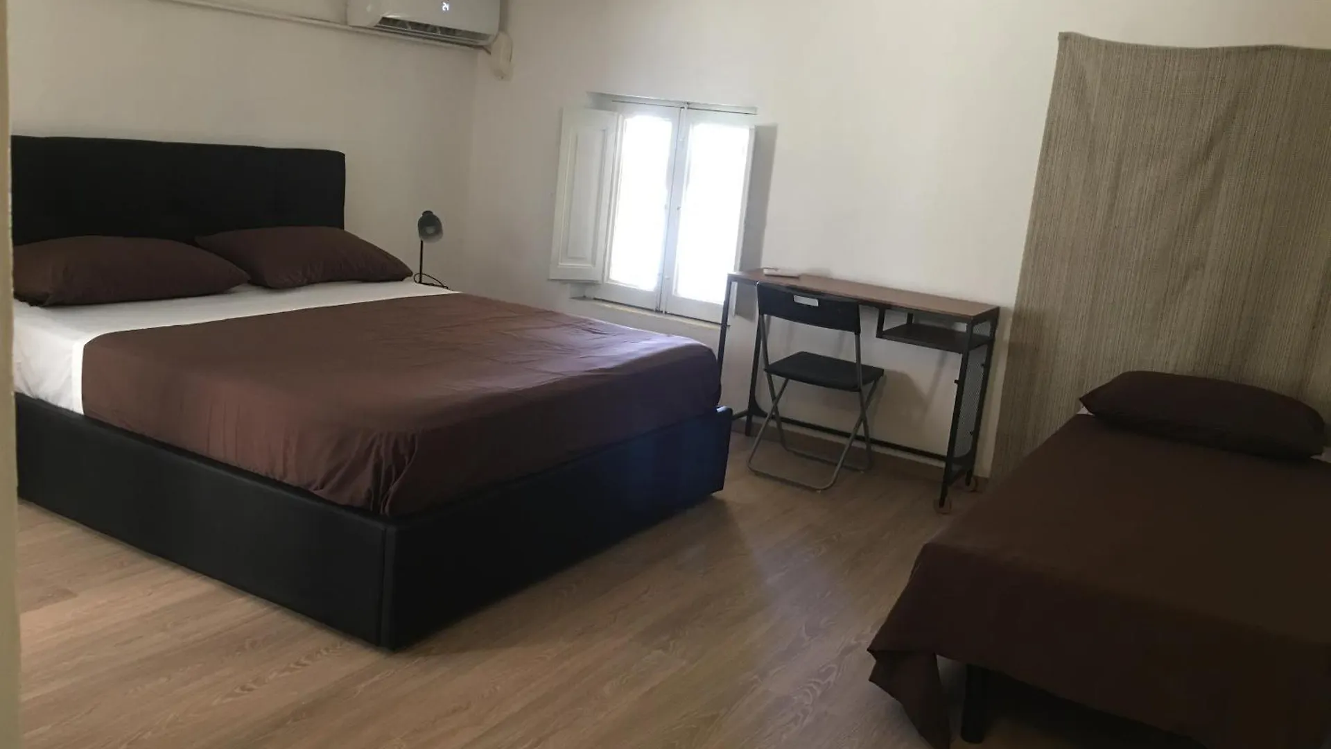Bohemian Apartment Terrace Downtown Catania-Fontanarossai nemzetközi repülőtér